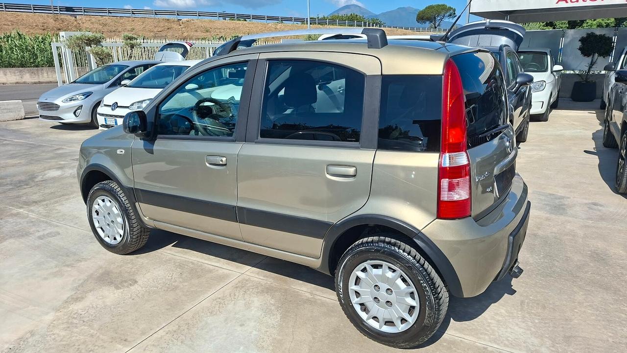 Fiat Panda 1.2 4x4 con gancio traino