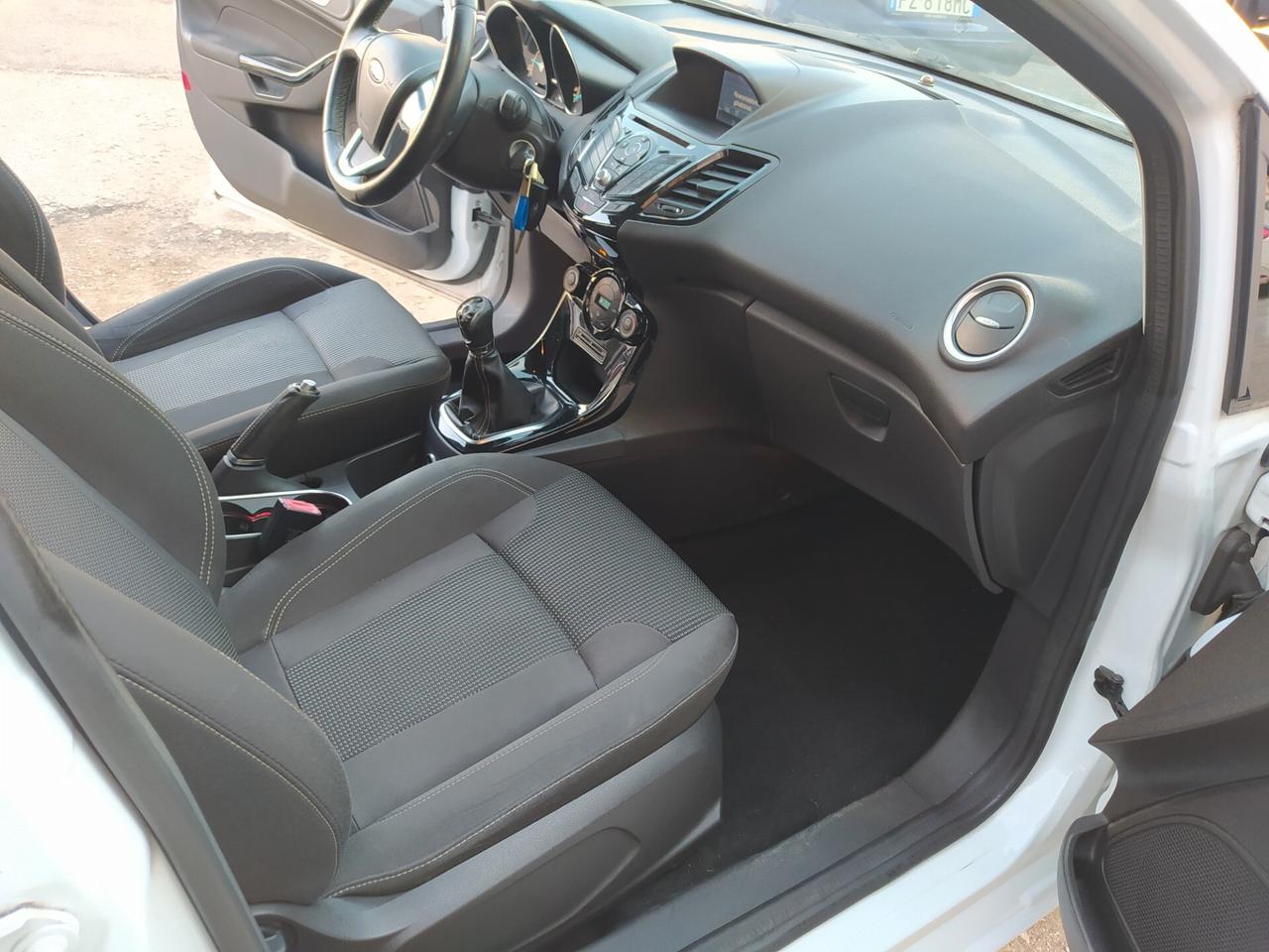 Ford Fiesta 1.4 5 porte Bz.- GPL Black & White Edition Neopatentati