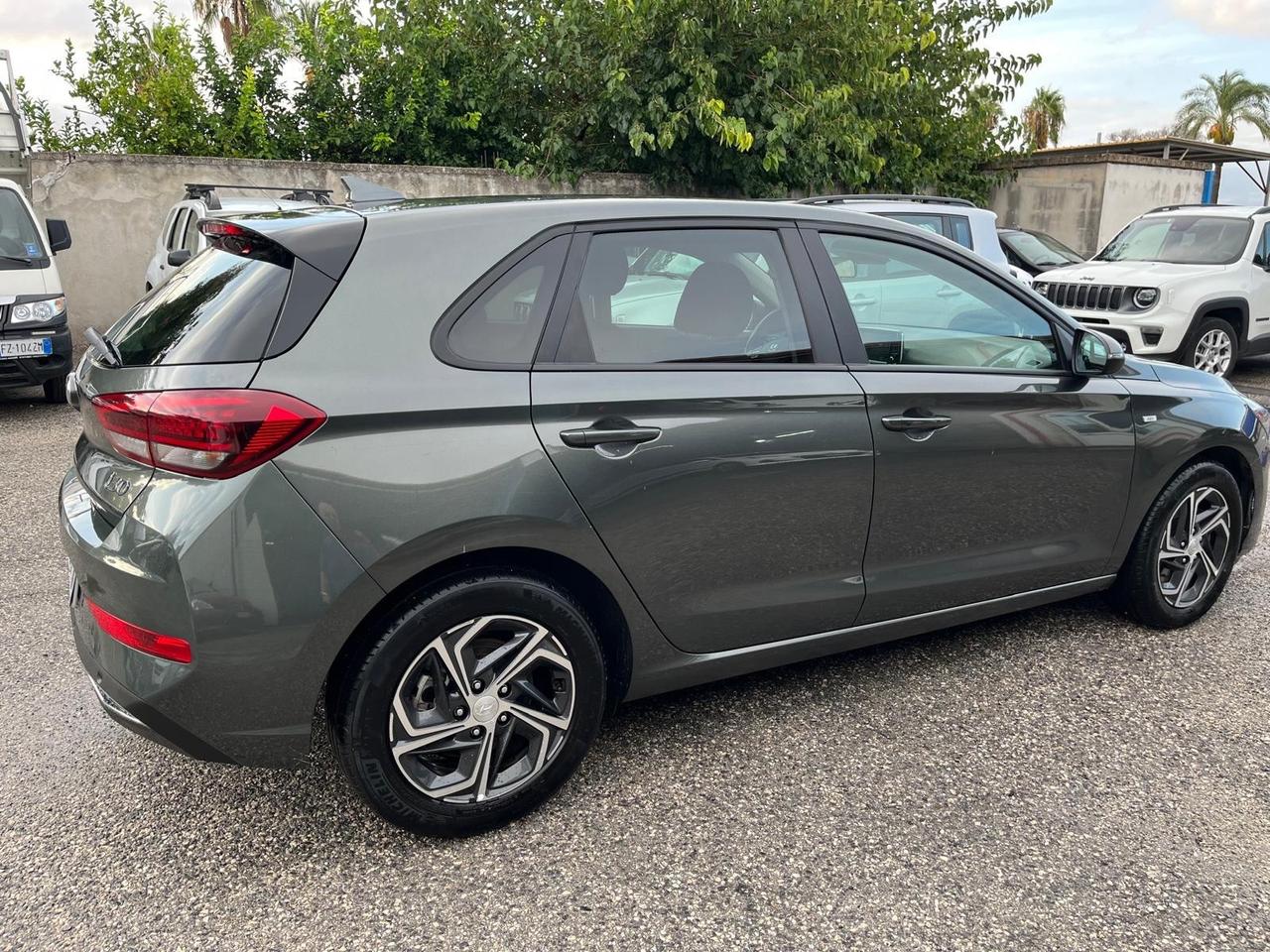 Hyundai i30-5p-1.0 hybrid- full-04/2023
