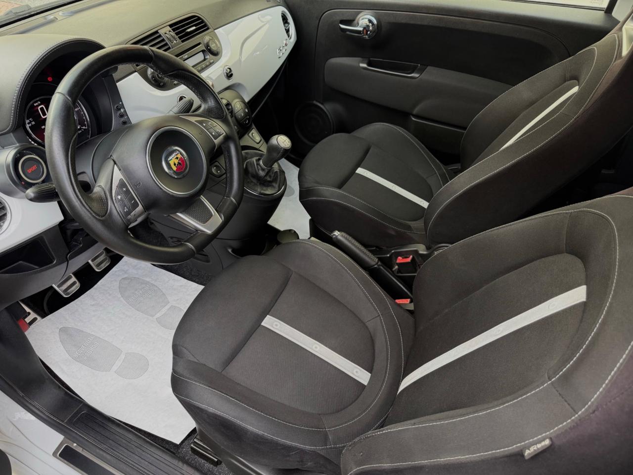 Abarth 500 C 1.4 Turbo T-Jet Custom