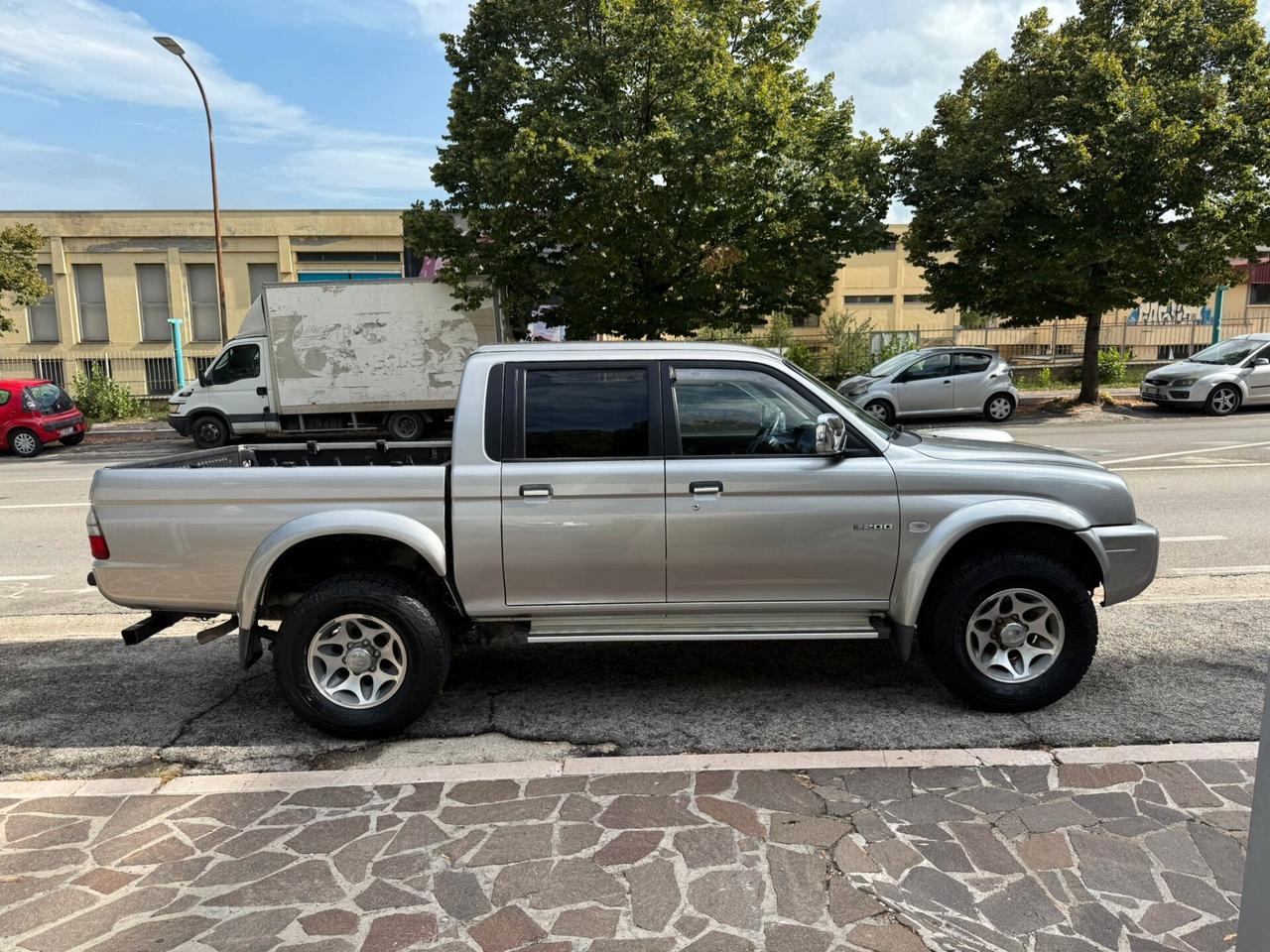 MITSUBUSHI L200 2,5 CRDI 118 CV PICK UP 4WD MAN DOPP CABI