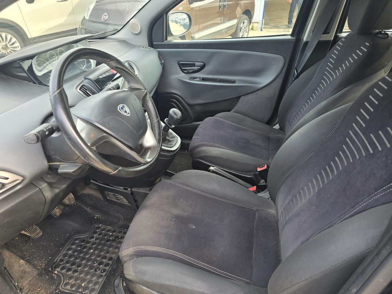 Lancia Ypsilon 1.2 69 CV 5 porte S&S Platinum