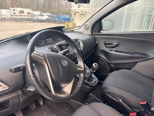 Lancia Ypsilon 1.2 69 CV 5 porte GPL Ecochic Platinum