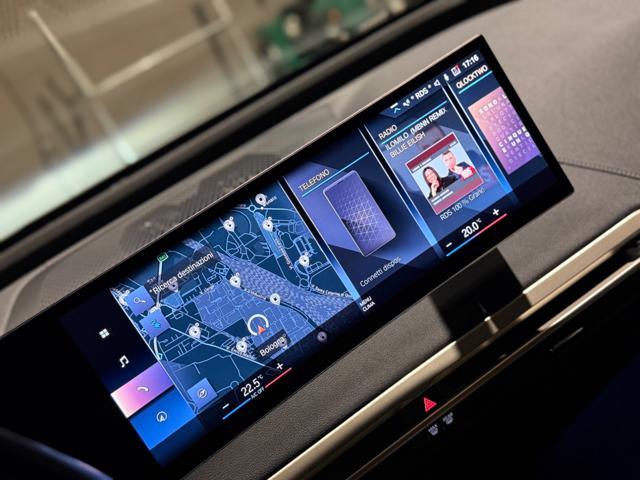 BMW iX xDrive40 Pacchetto Sportivo