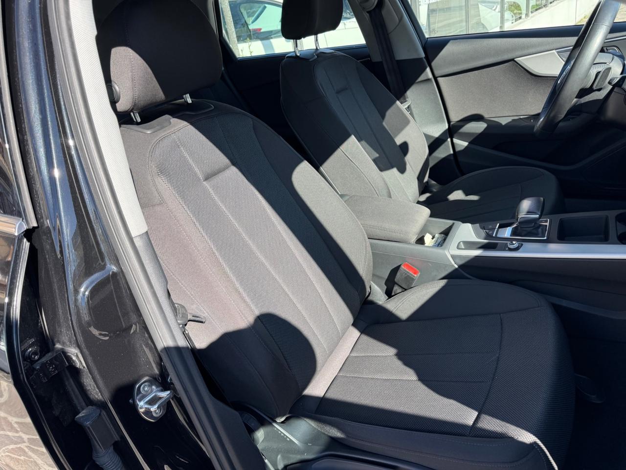 Audi A4 Avant 40 TDI quattro S tronic Business Advanced