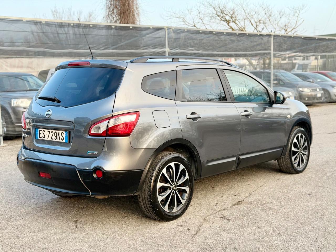 Nissan Qashqai 2013 1,6 dci 7 posti km 167,000 garanzia 12 mesi