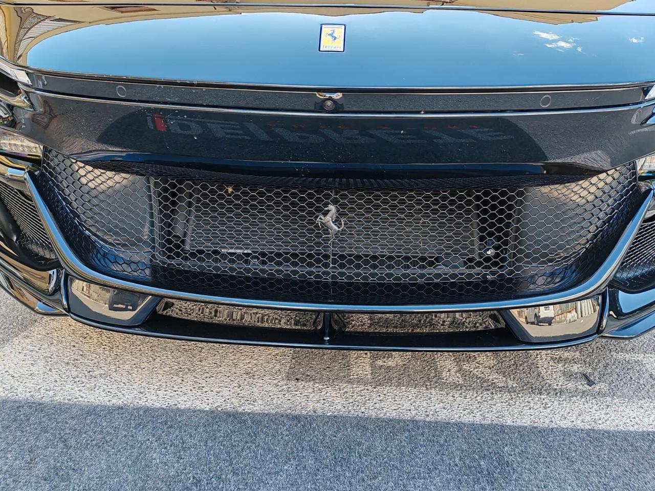 Ferrari Purosangue V12 DCT 4WD*Pano*Black