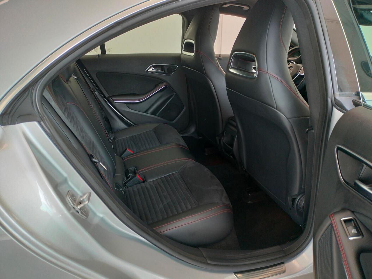 Mercedes-benz CLA 220 CLA 220 CDI Automatic Premium cambio automatico