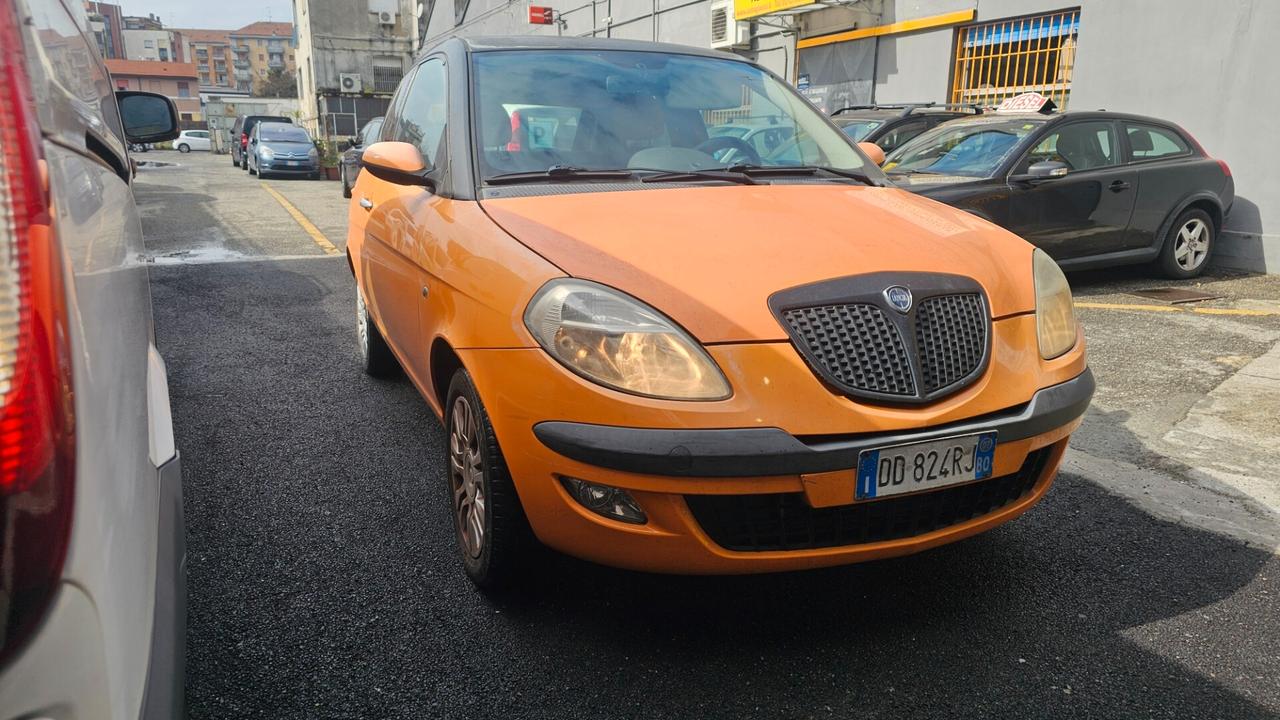 Lancia Ypsilon 1.2 Oro Giallo