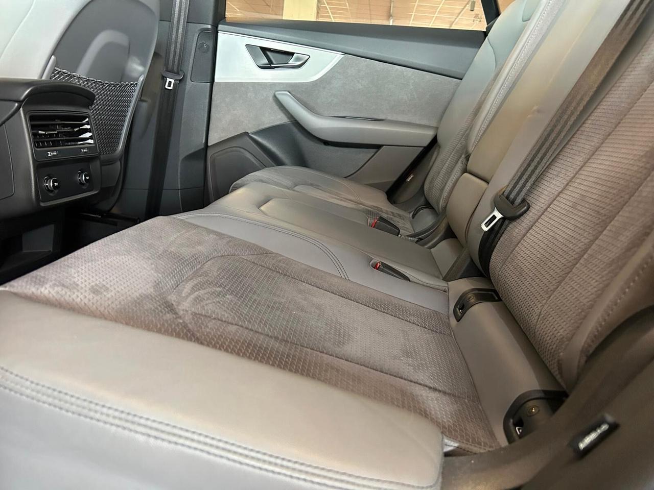 Audi Q8 SPORT 50 TDI quattro tiptronic MHEV S LINE