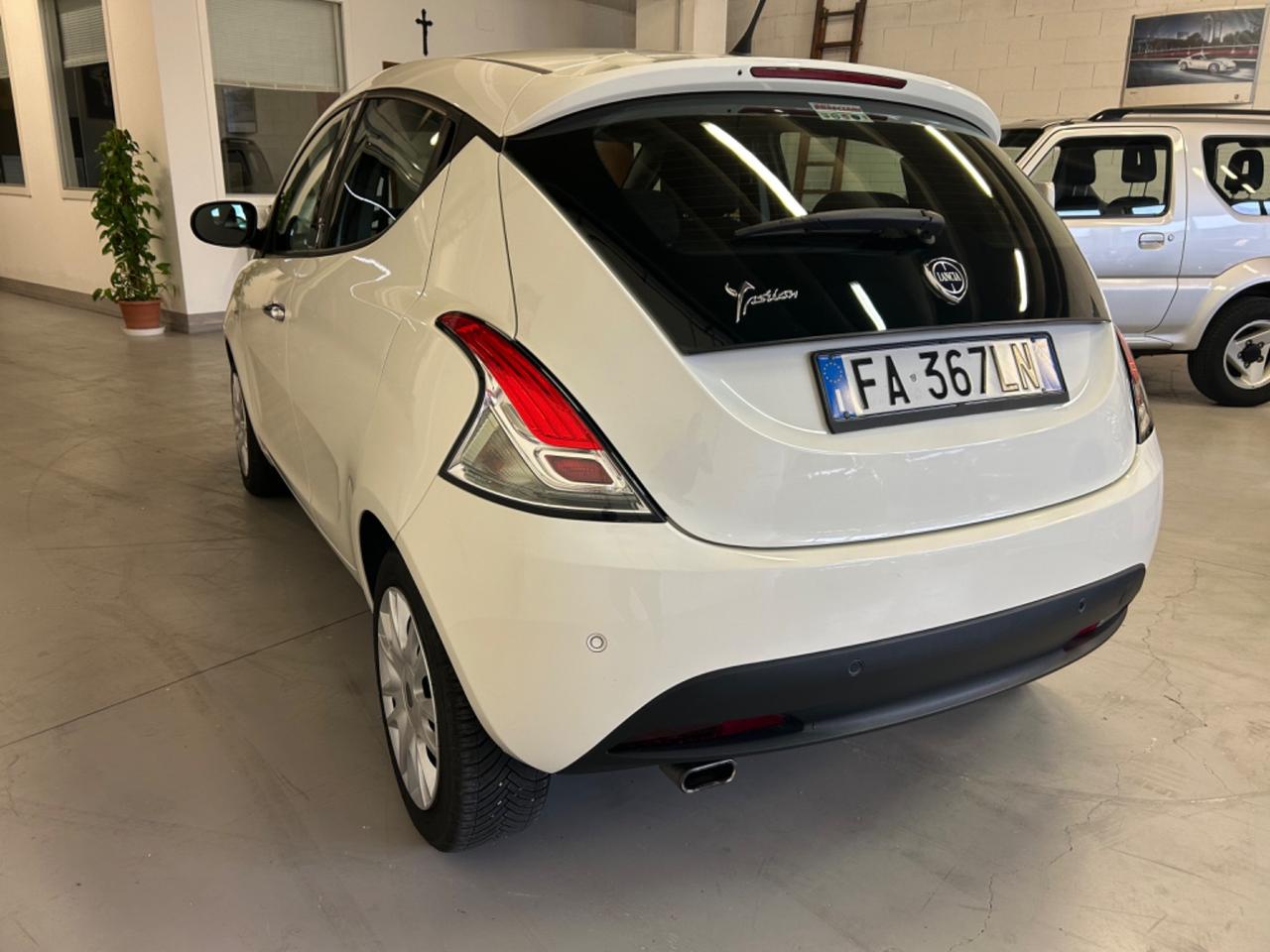 Lancia Ypsilon 1.2 69 CV 5 porte Gold