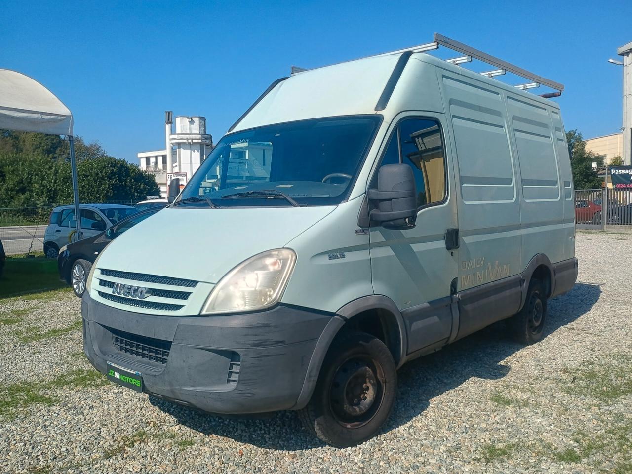 IVECO DAILY FURGONATO MINIVAN