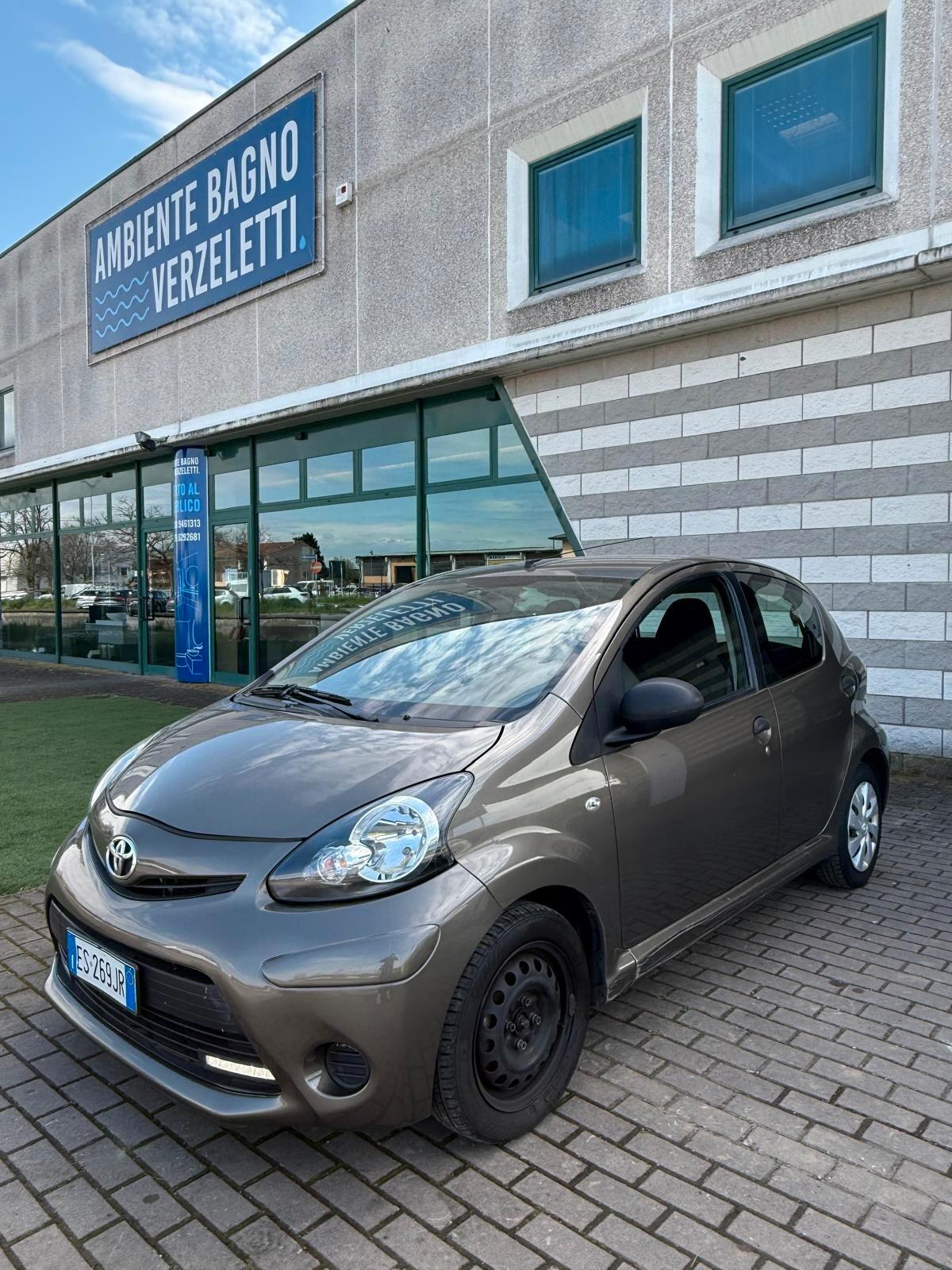Toyota Aygo 1.0 12V VVT-i 5 porte Active Connect