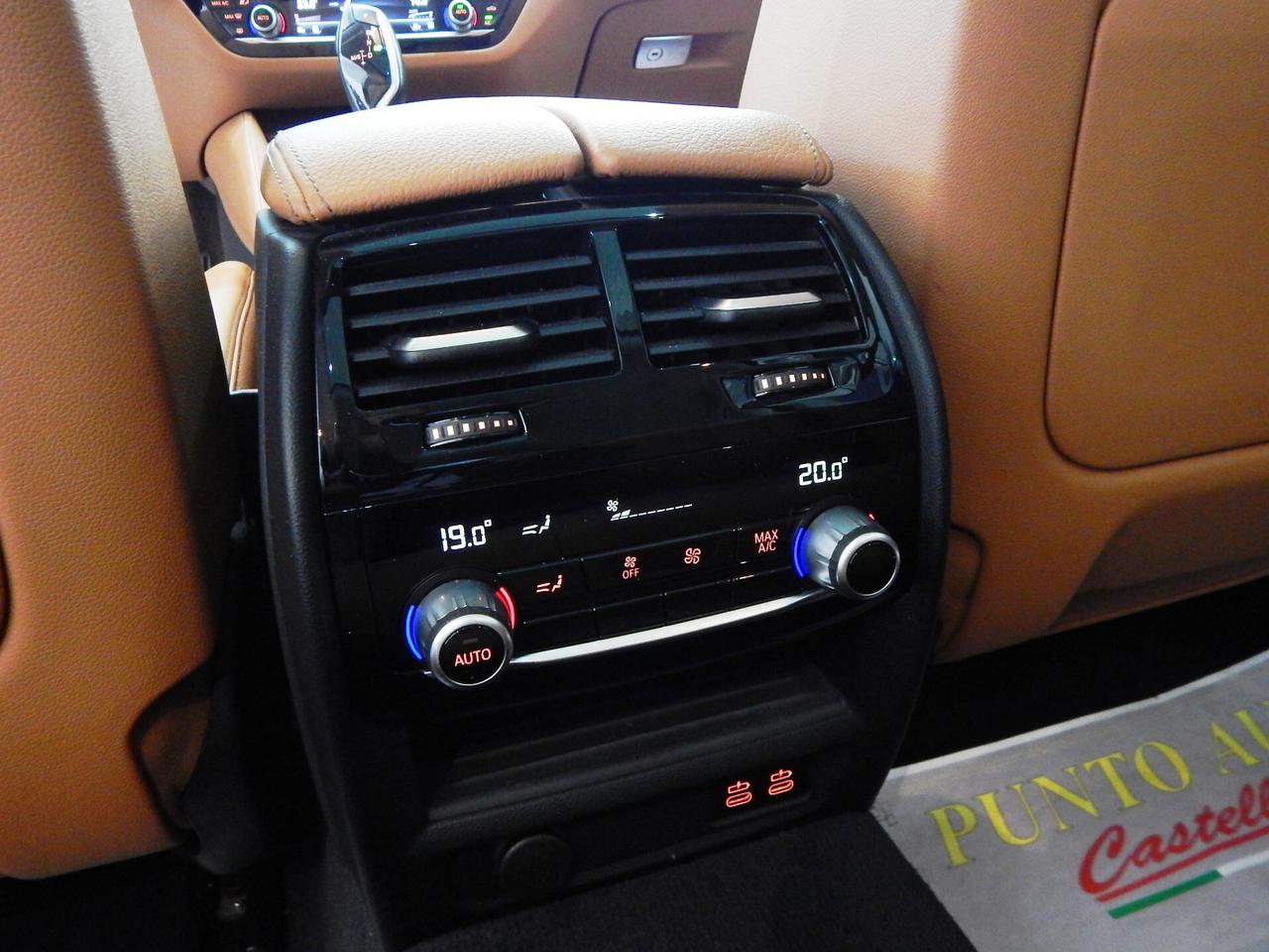 BMW 520 d Touring Luxury Aut TETTO-NAVI-PELLE-LED