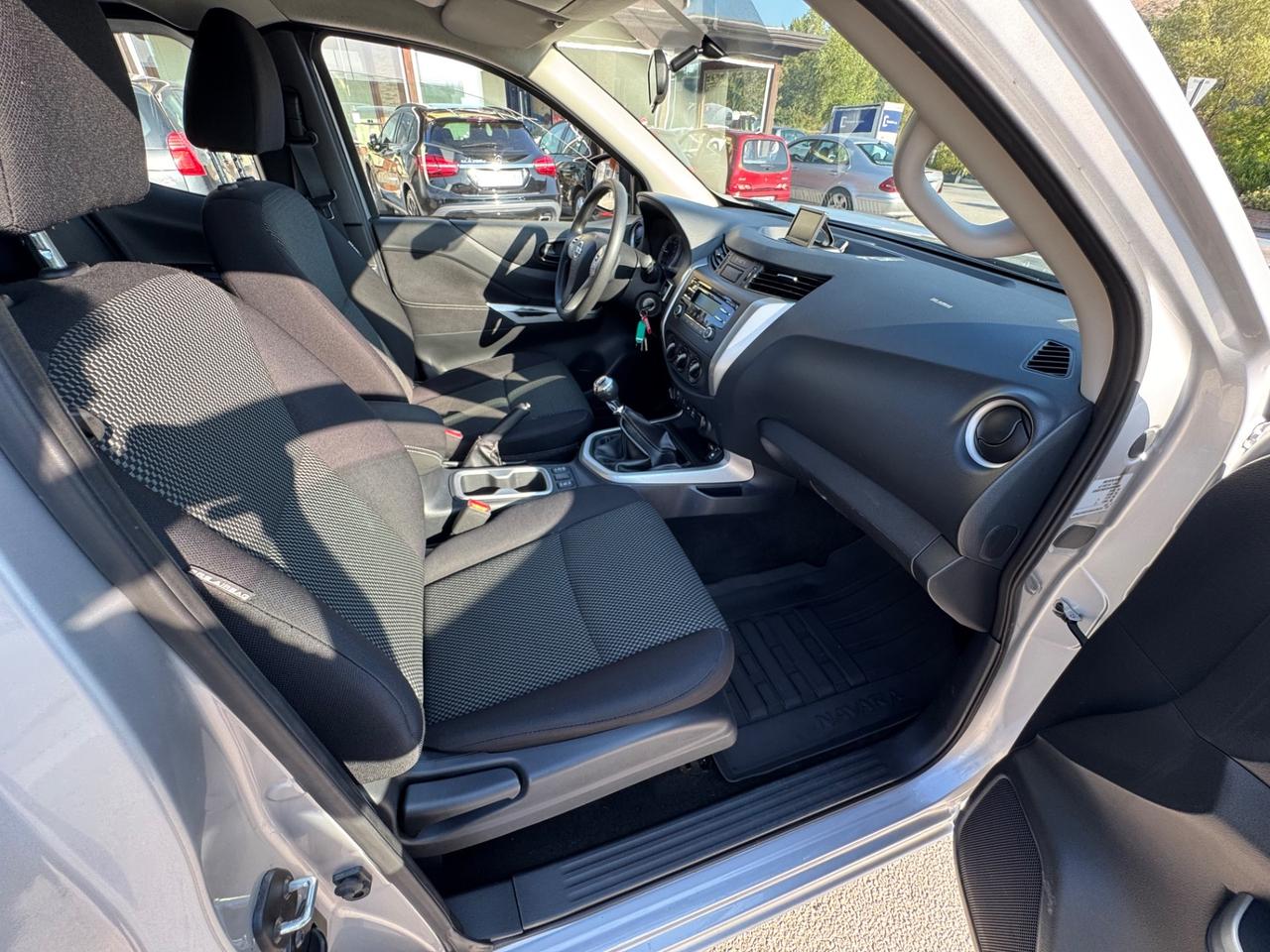 Nissan Navara 2.3 dCi 4WD King Cab, Pedana Scorrevole, hardtop