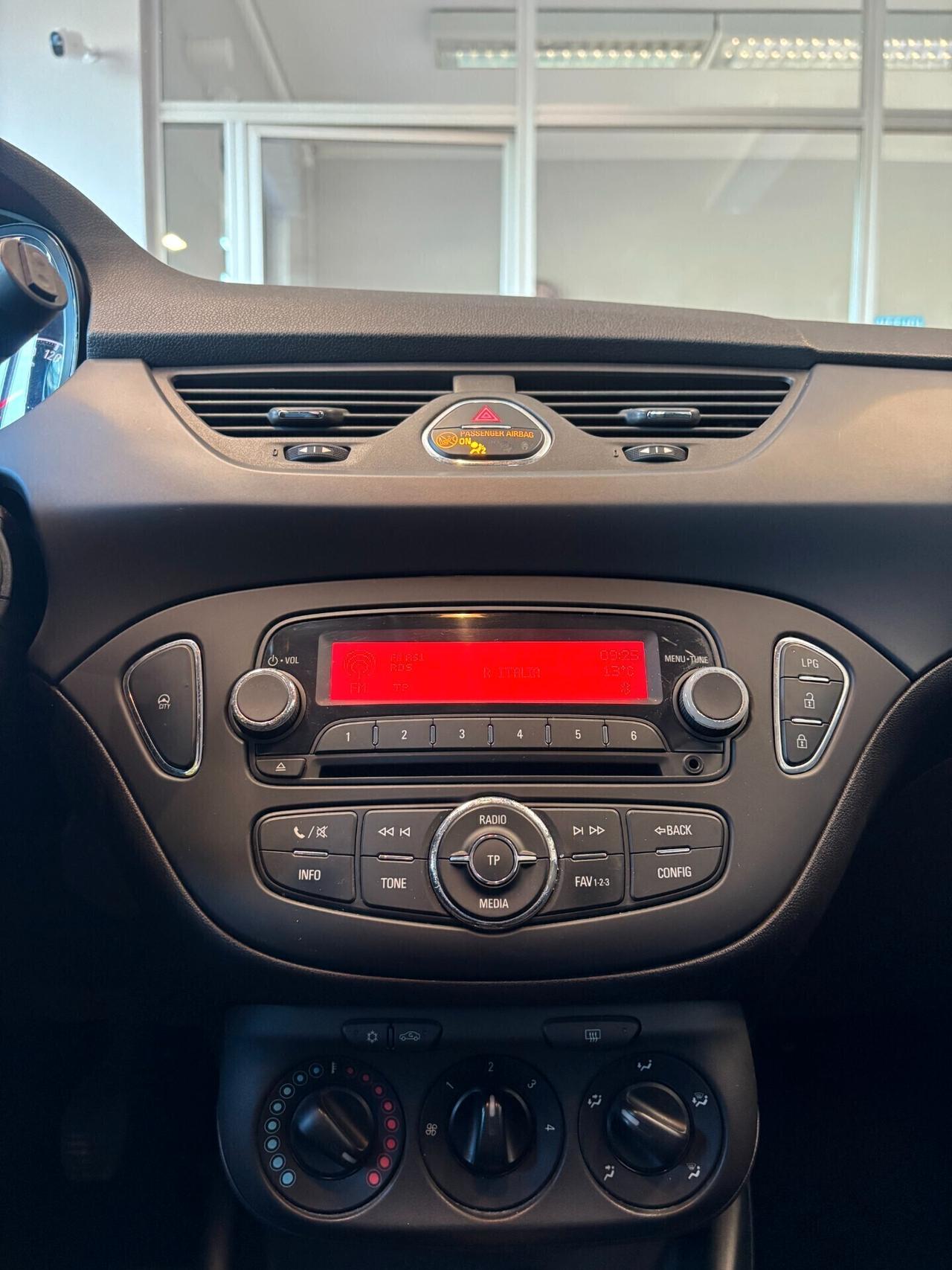 Opel Corsa 5p 1.4 b-Color Gpl 90cv