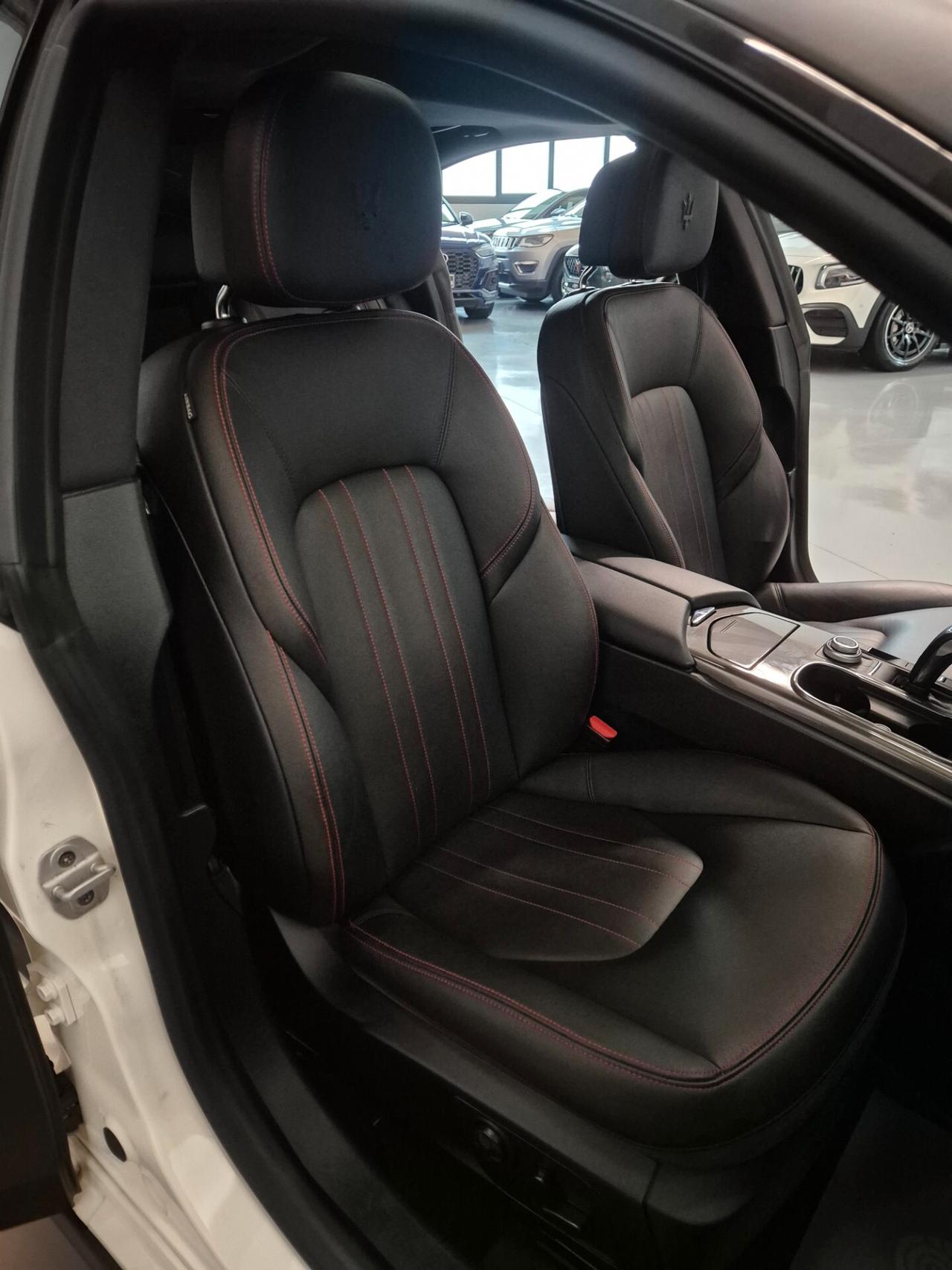 Maserati Ghibli 3.0 V6 350cv MotoreFerrari TettoApribile Garanzia