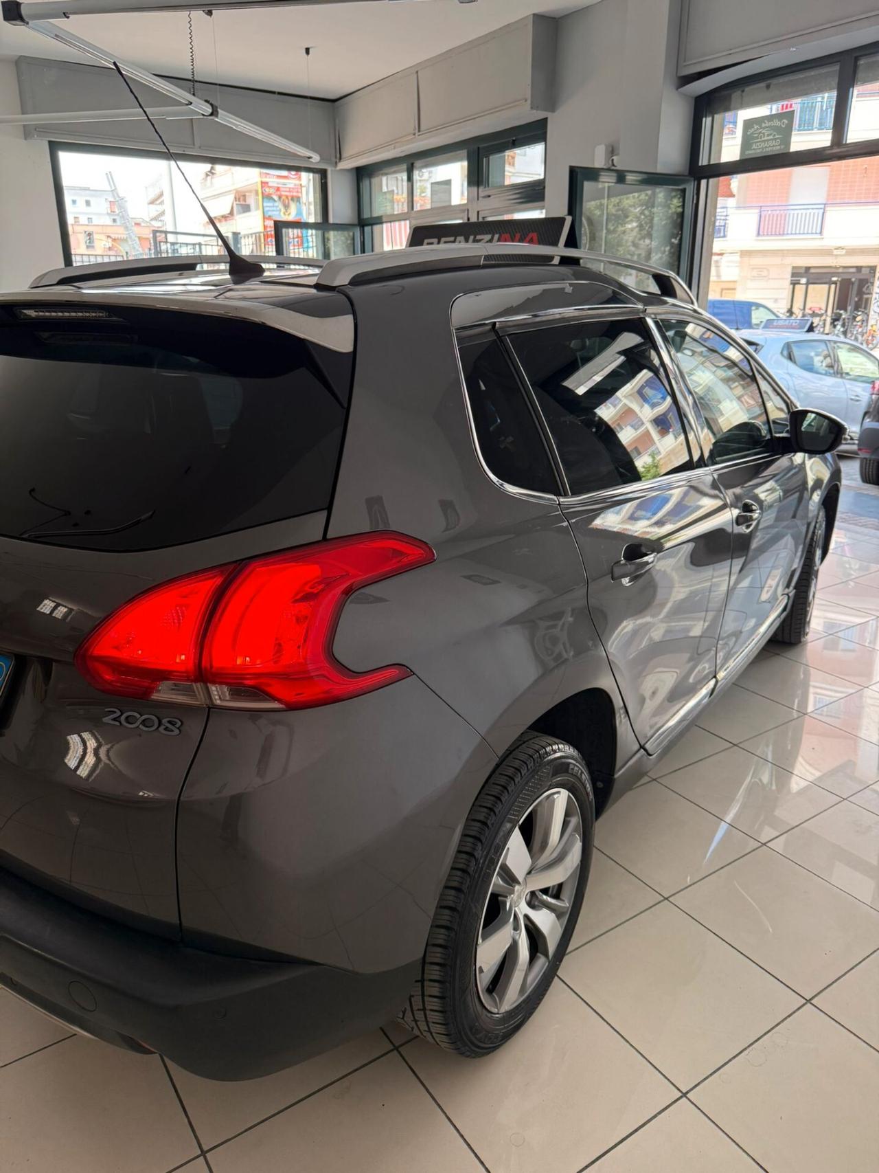Peugeot 2008 PureTech 82 Allure