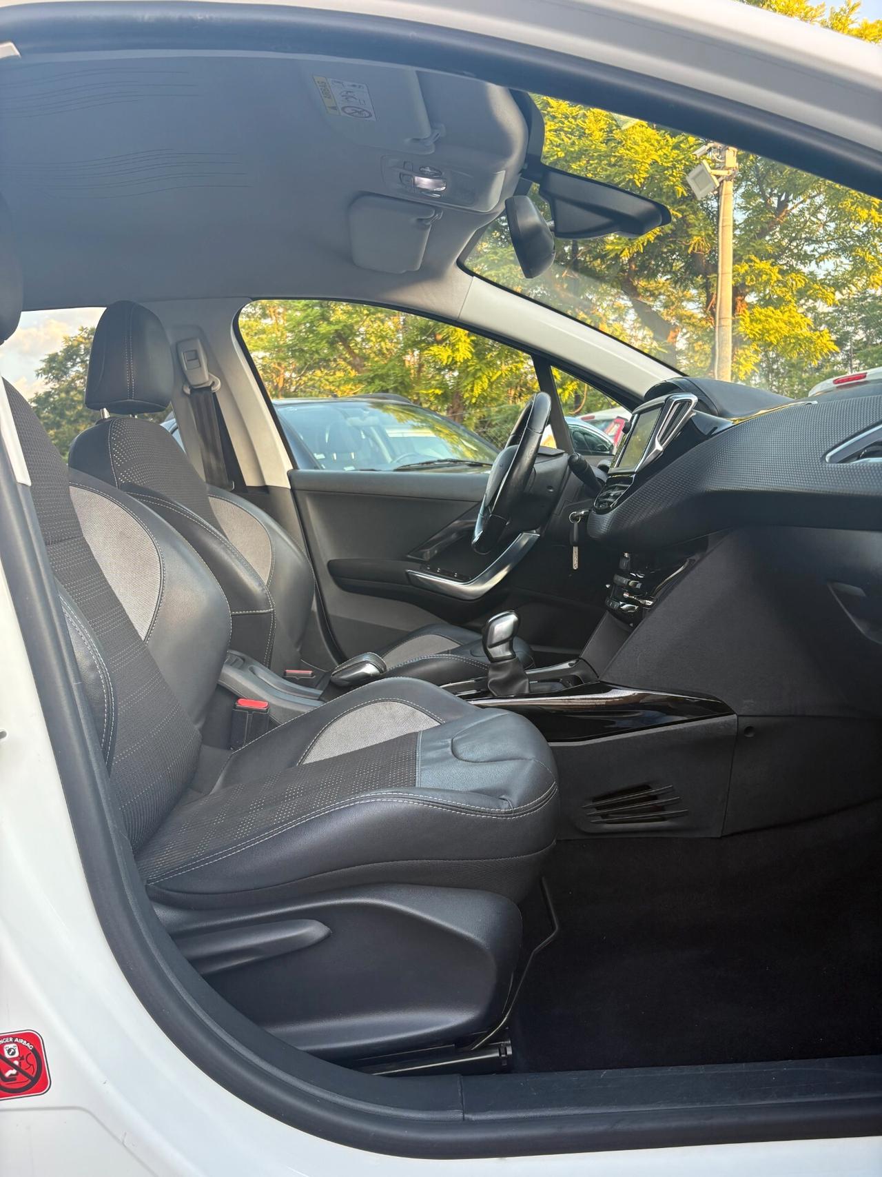 Peugeot 2008 BlueHDi 100 Allure (Gancio Traino)
