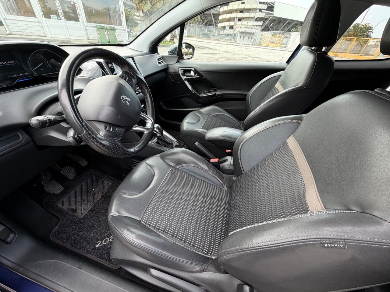 Peugeot 208 1.6 e-HDi 92 CV Stop&Start 3 porte Allure