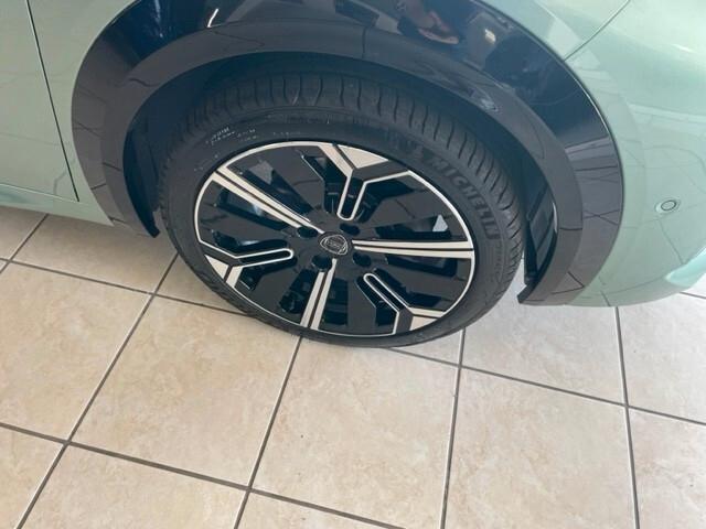 Lancia Ypsilon Hybrid e-DCT LX