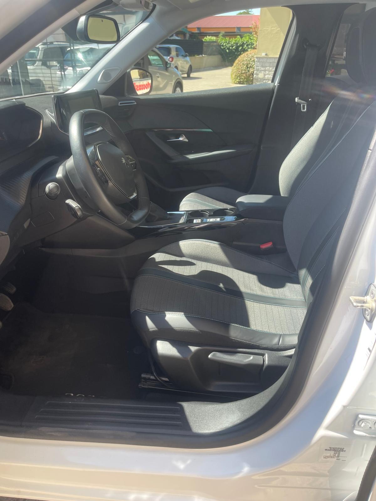 Peugeot 2008 BlueHDi 110 S&S Allure Pack