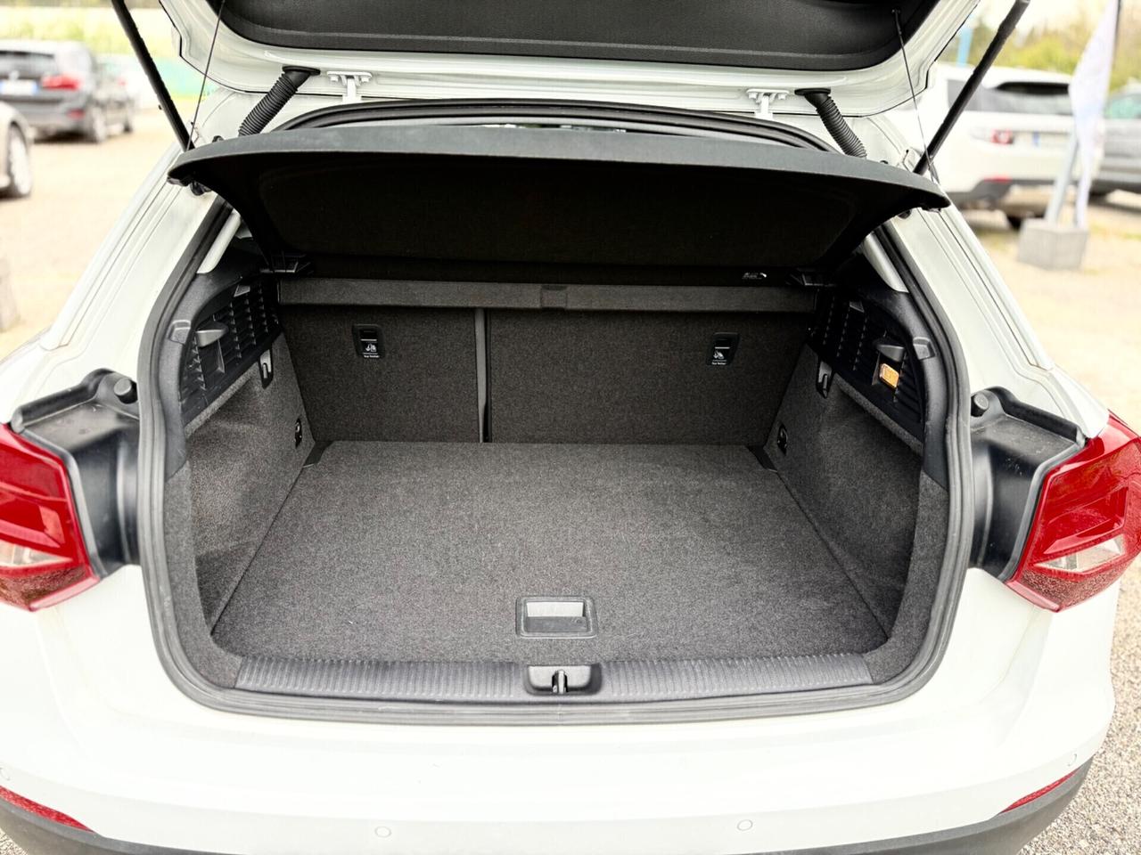 AUDIQ2 1.6 TDI S tronic *NAVI