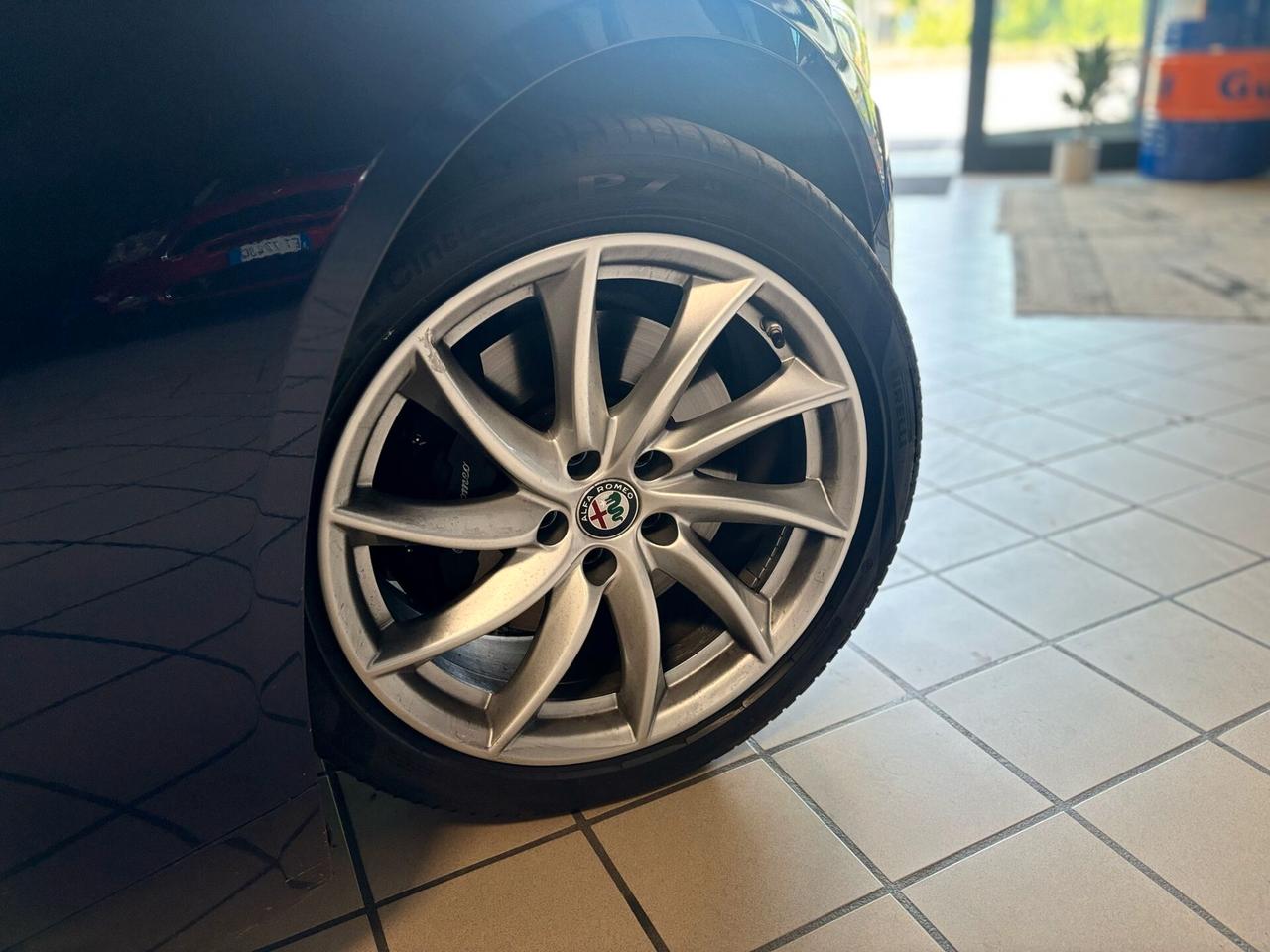 Alfa Romeo Giulia 2.2 Turbodiesel 210 CV AT8 AWD Q4 Veloce