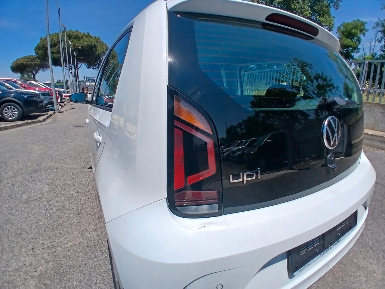 Volkswagen 1.0 5p. EVO beats up! BlueMotion Technology