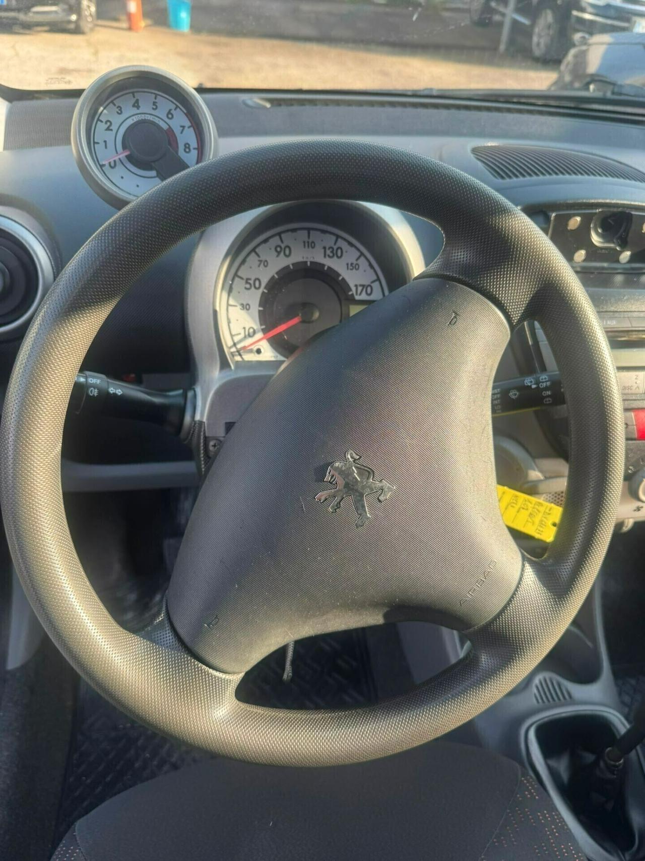 Peugeot 107 1.0 68CV 3p. Plaisir 2Tronic