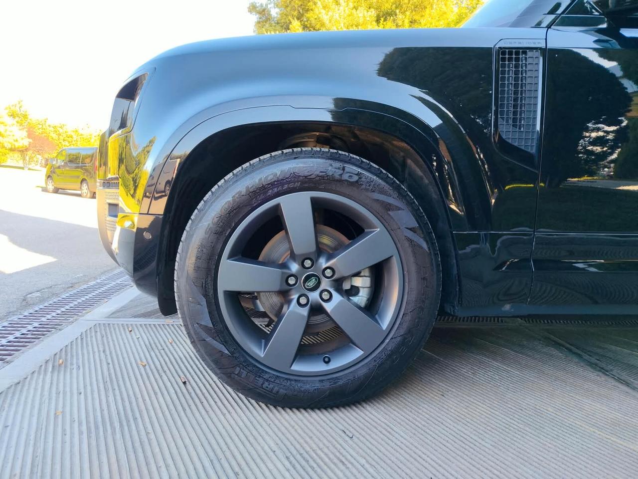 Land Rover Defender 110 3.0D I6 250 CV AWD Auto X-Dynamic HSE