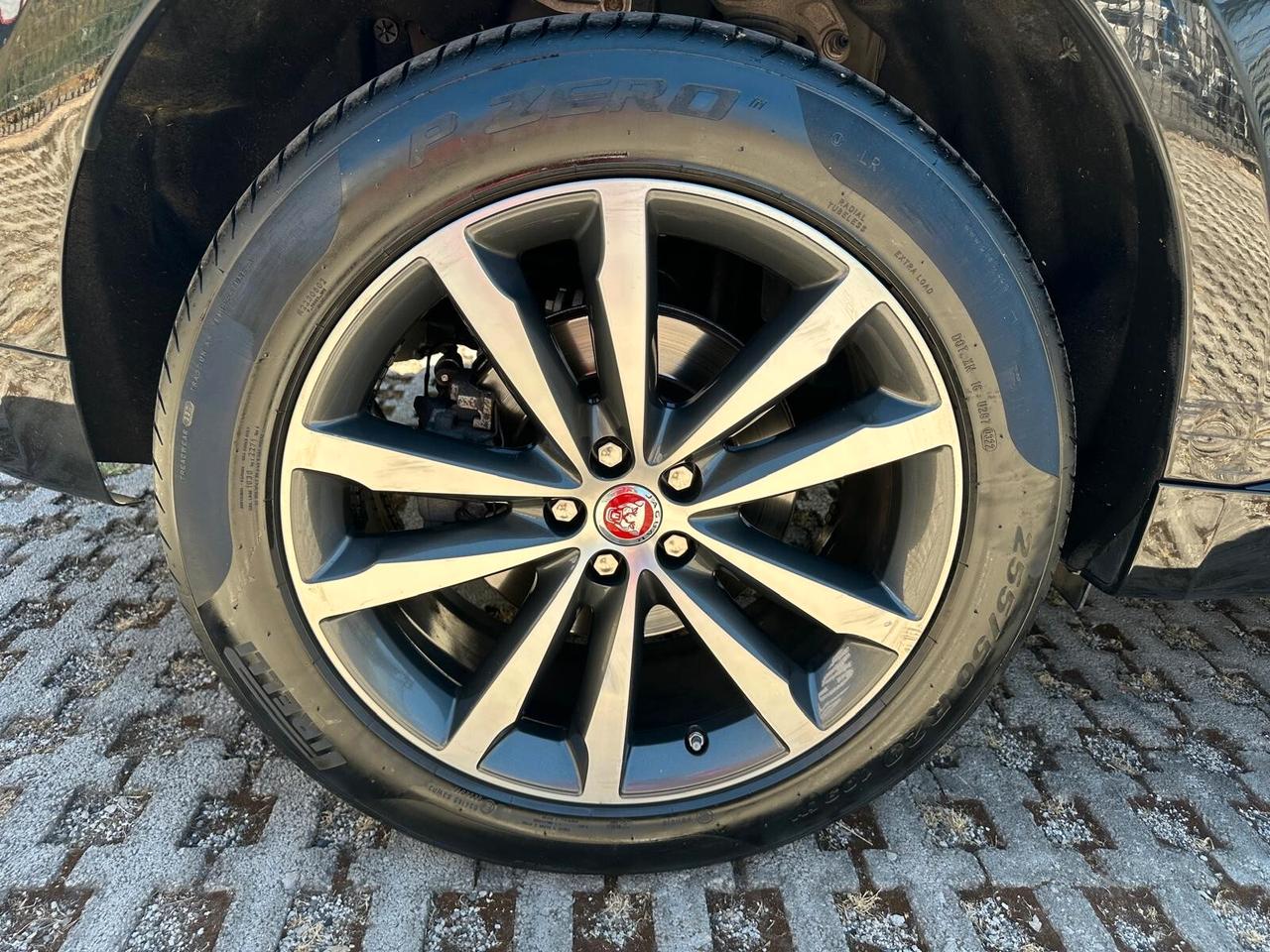 Jaguar F-Pace 2.0 D 180 CV AWD aut. R-Sport-06/2017