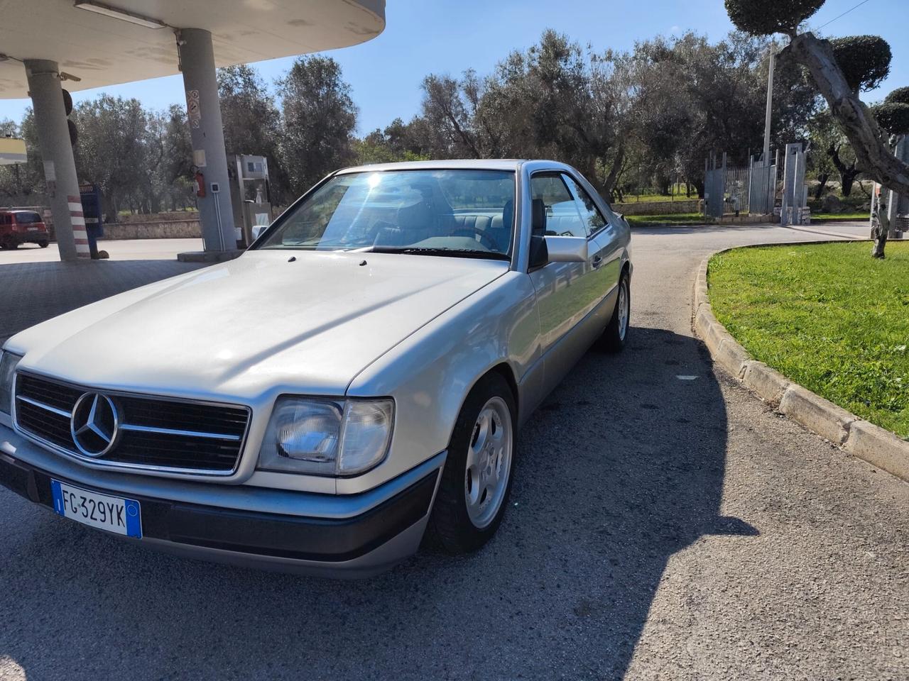 Mercedes-benz V W124 COUPE'