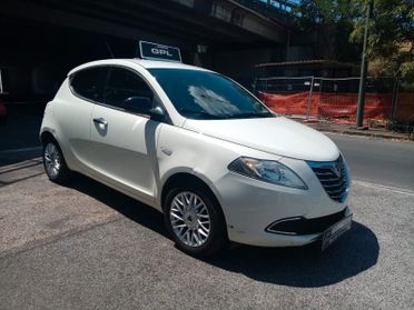 Lancia Ypsilon 0.9 TwinAir 85 CV 5 porte S&S Platinum