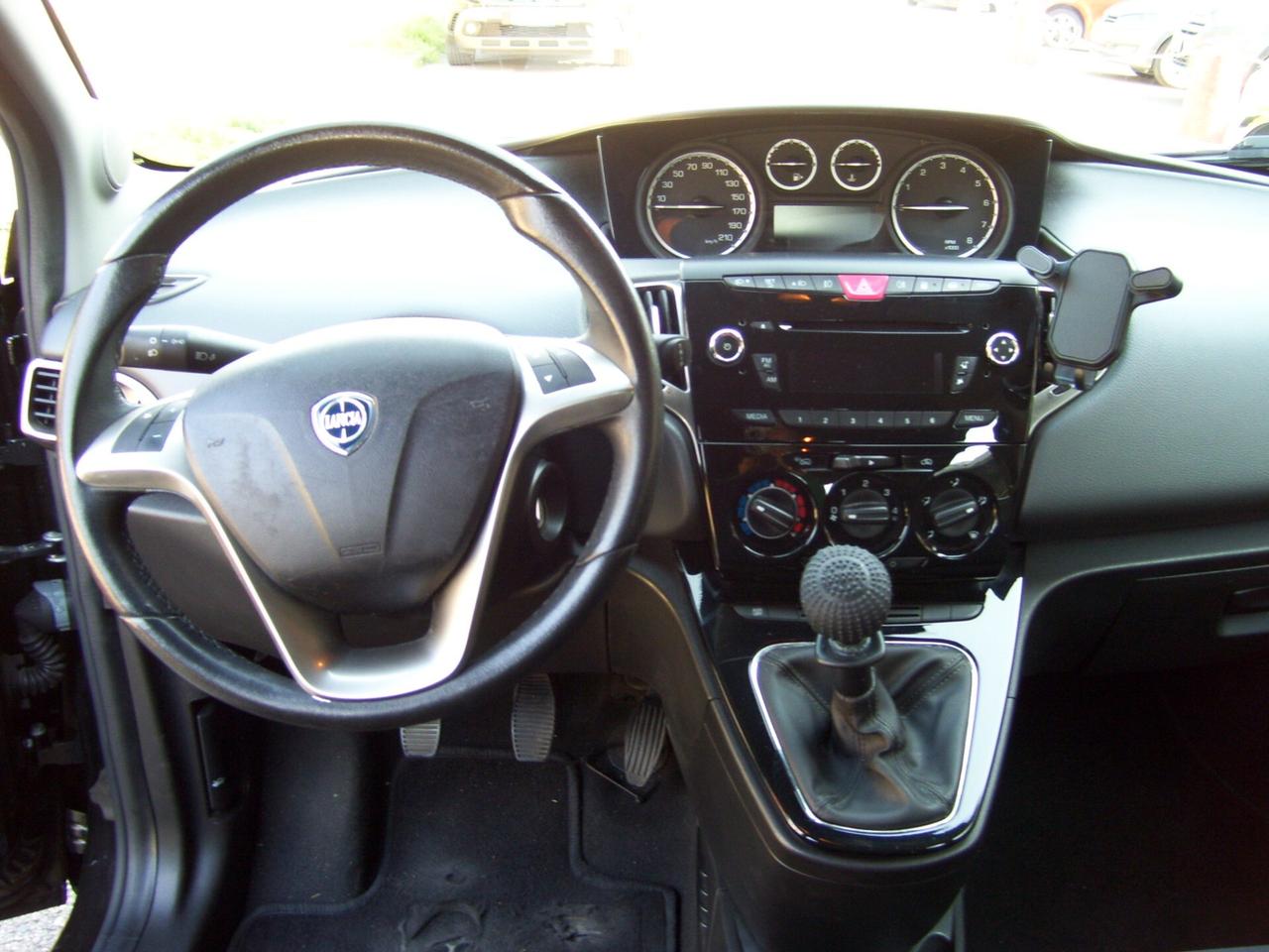 Lancia Ypsilon 0.9 TwinAir 85 CV 5 porte Metano Ecochic Gold