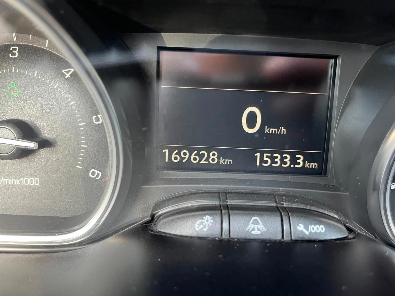 Peugeot 2008 1.6 e-HDi 92 CV **GANCIO TRAINO**