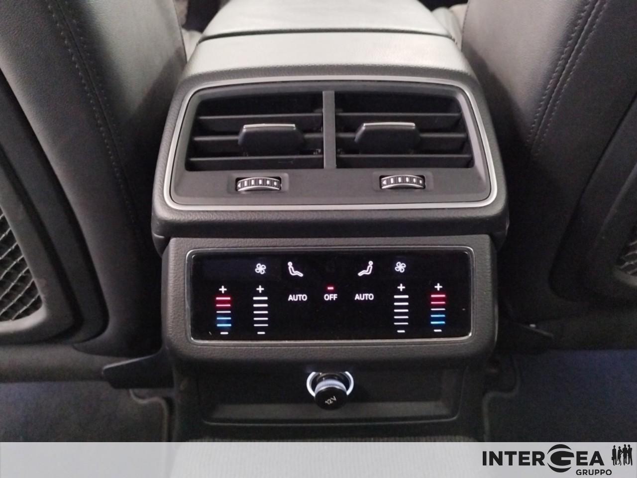 AUDI A6 Avant 40 2.0 tdi mhev Business Sport quattro s-tronic