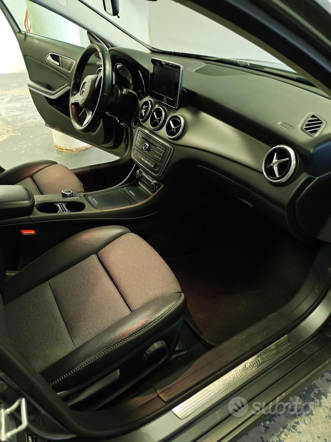 Mercedes-Benz GLA200d 136cv Business
