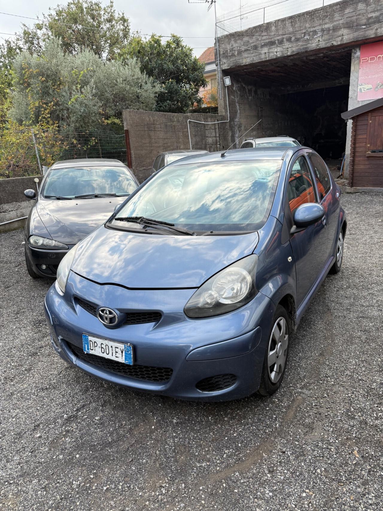 Toyota Aygo 1.0 benzina 5 porte