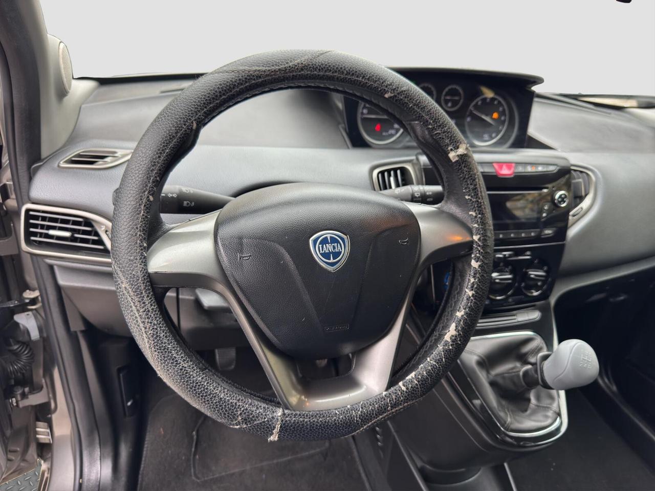 Lancia Ypsilon 1.2 69cv GPL Gold 2012