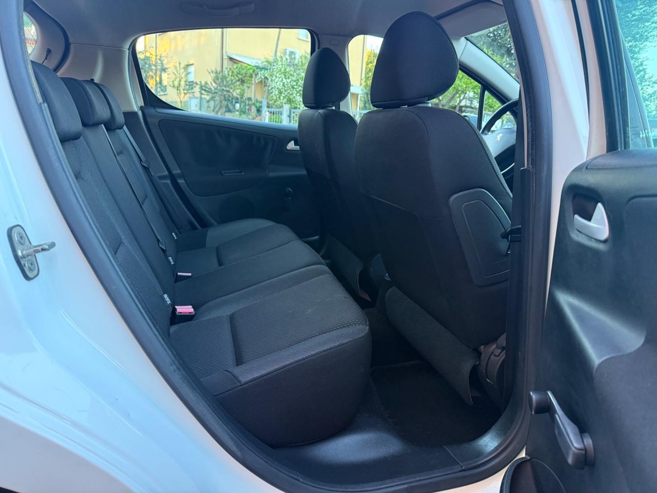 Peugeot 207 Plus 1.4 8V 75CV 5p. ECO GPL