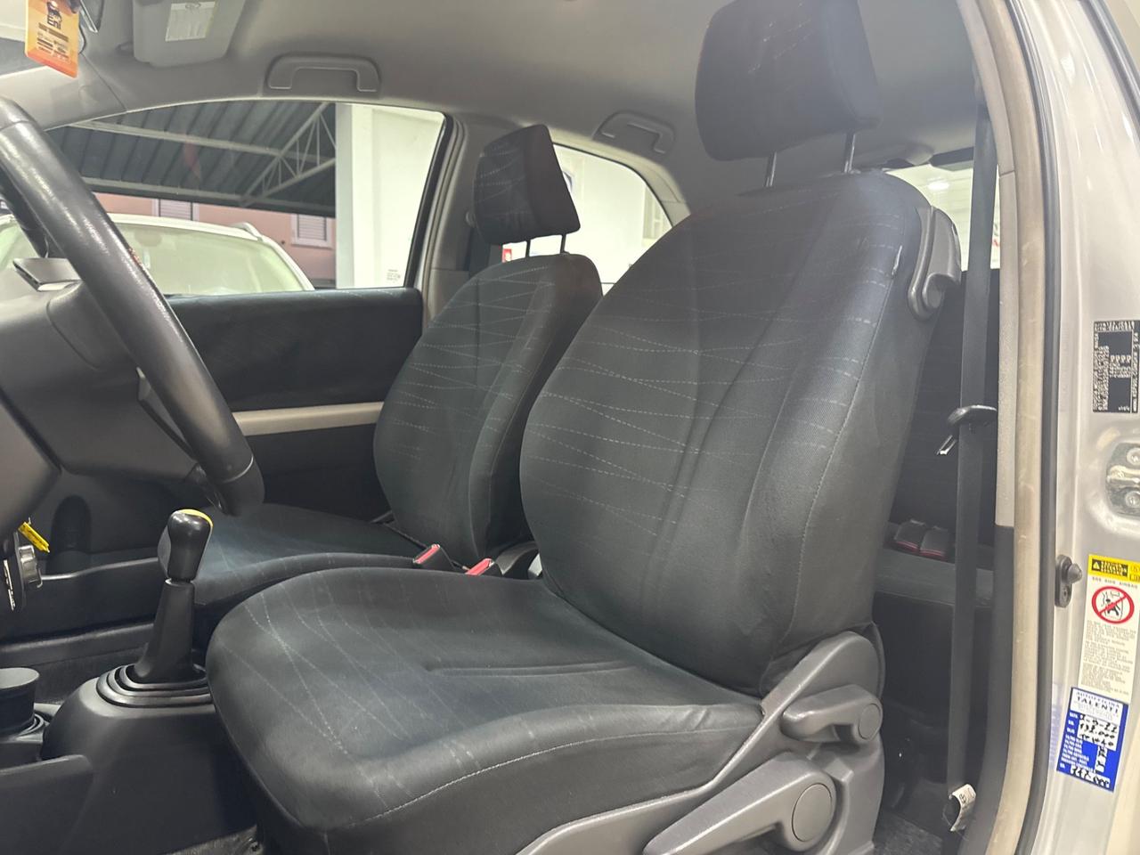 Toyota Yaris 1.0 benzina 140 mila km