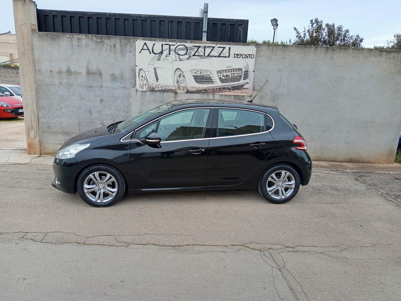 Peugeot 208 1.4 HDi 68 CV 5 porte Allure
