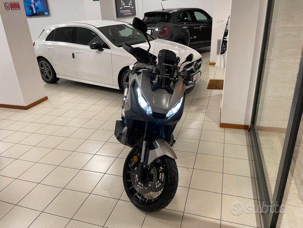 Honda X-Adv 750cc anno 2019 Grigio opaco km 6000