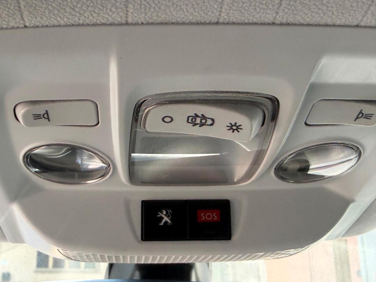 Peugeot 2008 1.6 BlueHDi 100 ALLURE
