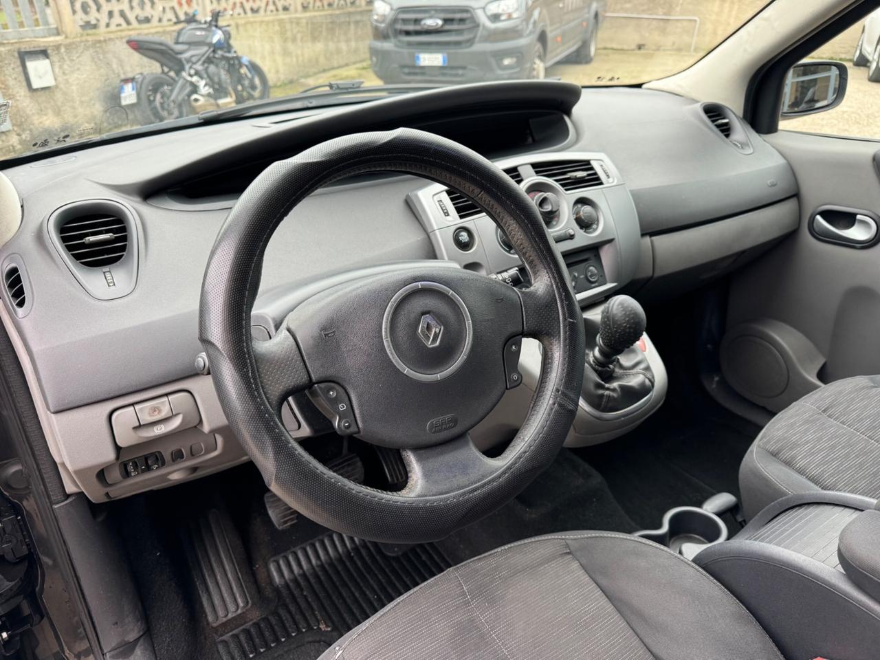Renault Scenic 1.9 dCi 130CV Dynamique