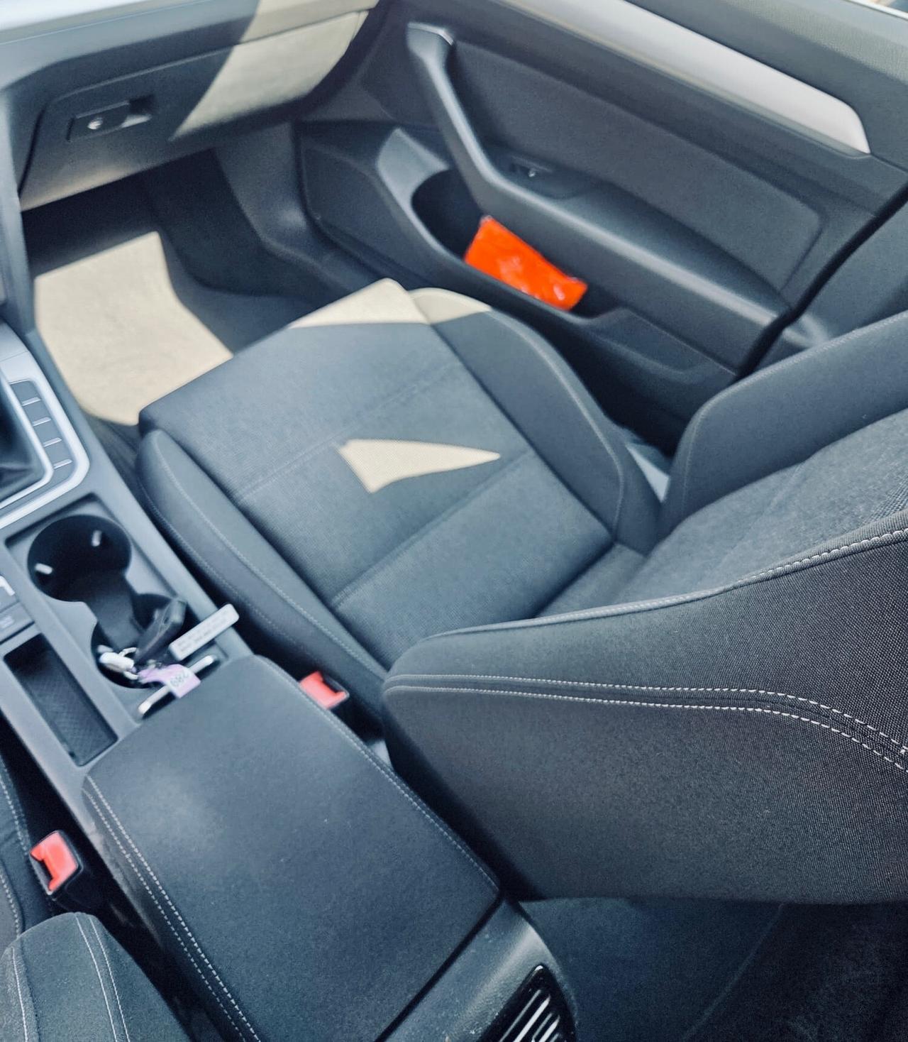 Volkswagen Passat Variant 1.6 TDI Business BlueMotion Technology