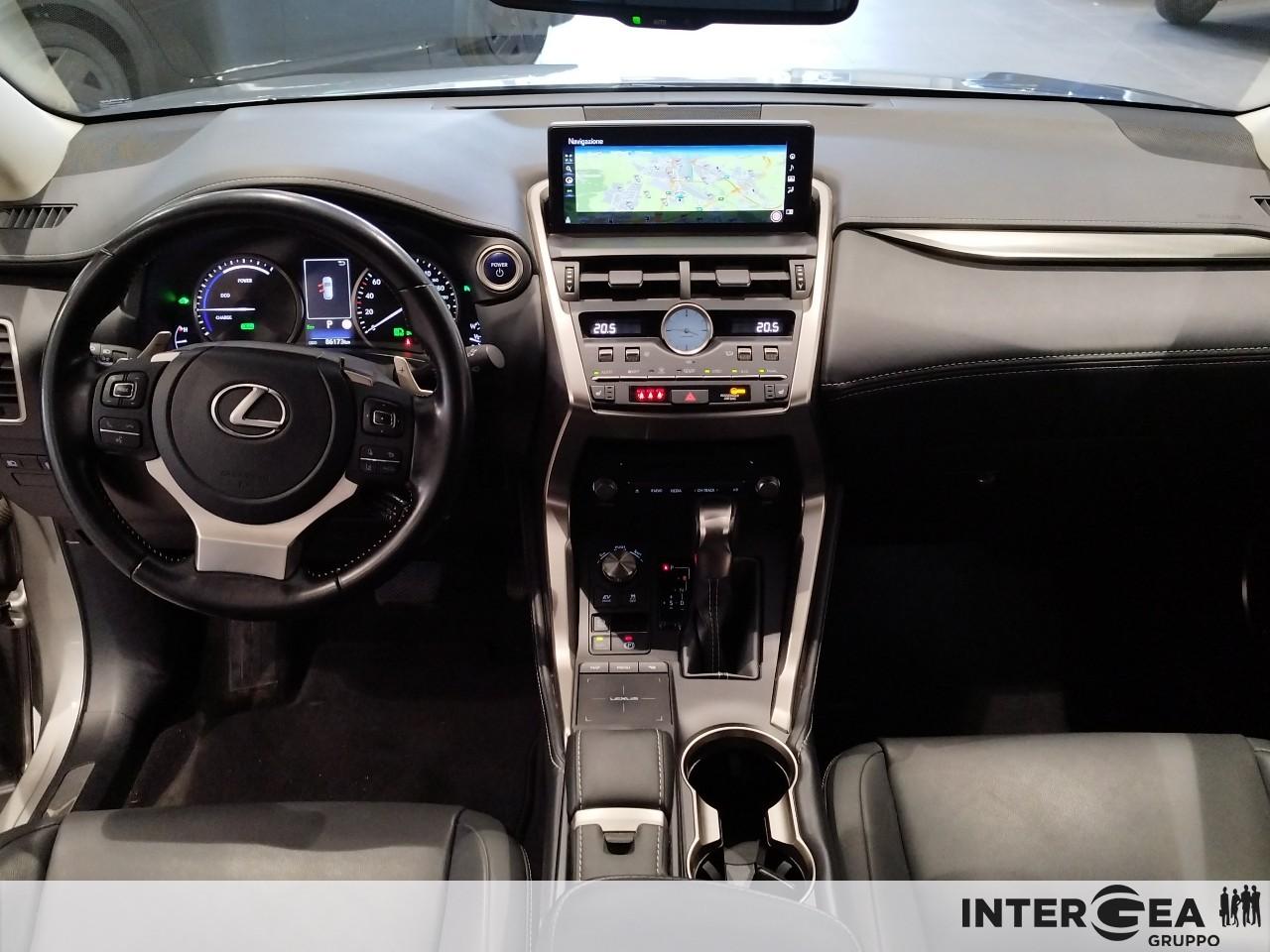 LEXUS NX 300h 2.5 Premium 4wd cvt