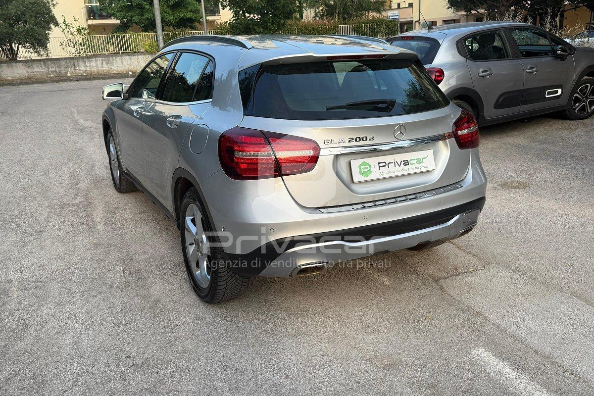MERCEDES GLA 200 d Automatic Sport