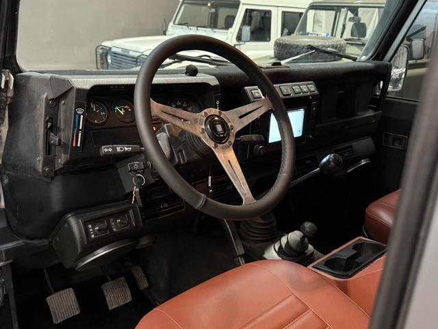 LAND ROVER Defender 110 2.5 Td5 cat S.W. SE